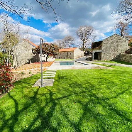 Casa Da Fonte De Cima Kır Evi