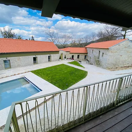 Casa Da Fonte De Cima Kır Evi *