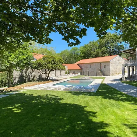 Gospodarstwo wiejskie Casa Da Fonte De Cima - Casa De Campo Moderna Com Piscina *