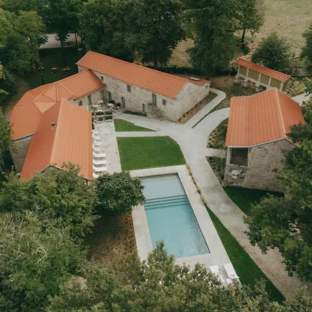 Casa Da Fonte De Cima Com Piscina E Natureza Séjour à la campagne